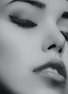 Read more about the article How to get natural looking Lip Fillers