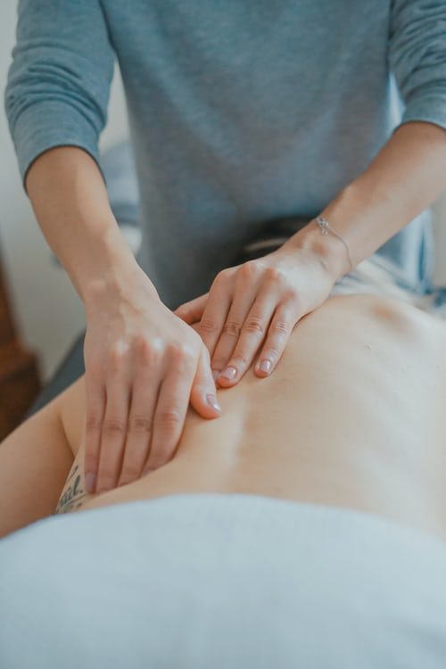 You are currently viewing How a massage can help with chronic pain
