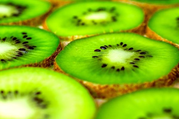 basic-foods-for-radiant-skin-kiwi
