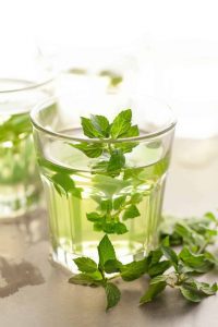 tips-for-maintaining-a-slim-figure-and-a-flat-belly-mint-tea