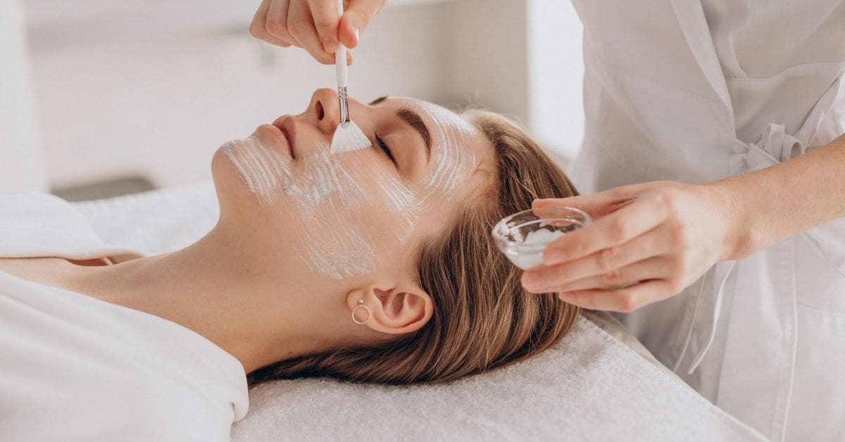 You are currently viewing Glowing Skin: Luminous Facial