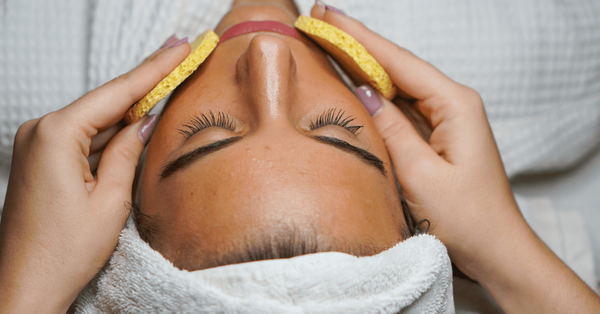 You are currently viewing Dermaplaning in Chicago: The Benefits